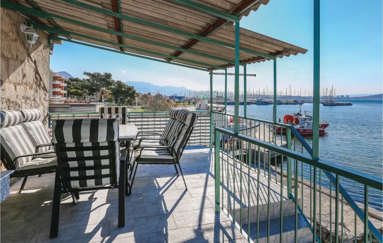 Lovely Apartment In Kastel Gomilica With Kitchen คาชเตลา ภายนอก รูปภาพ
